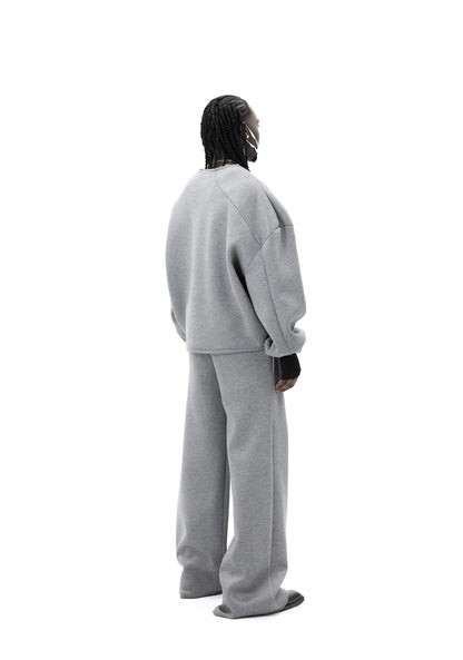 STATEMENT SEAM SWEATER
